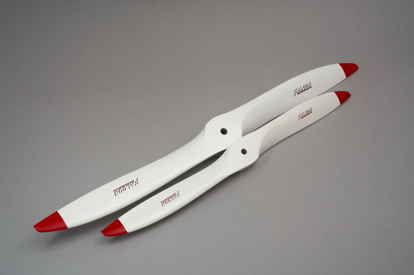 White/red tip Two-blade beechwood propeller for RC planes, close-up of blade details